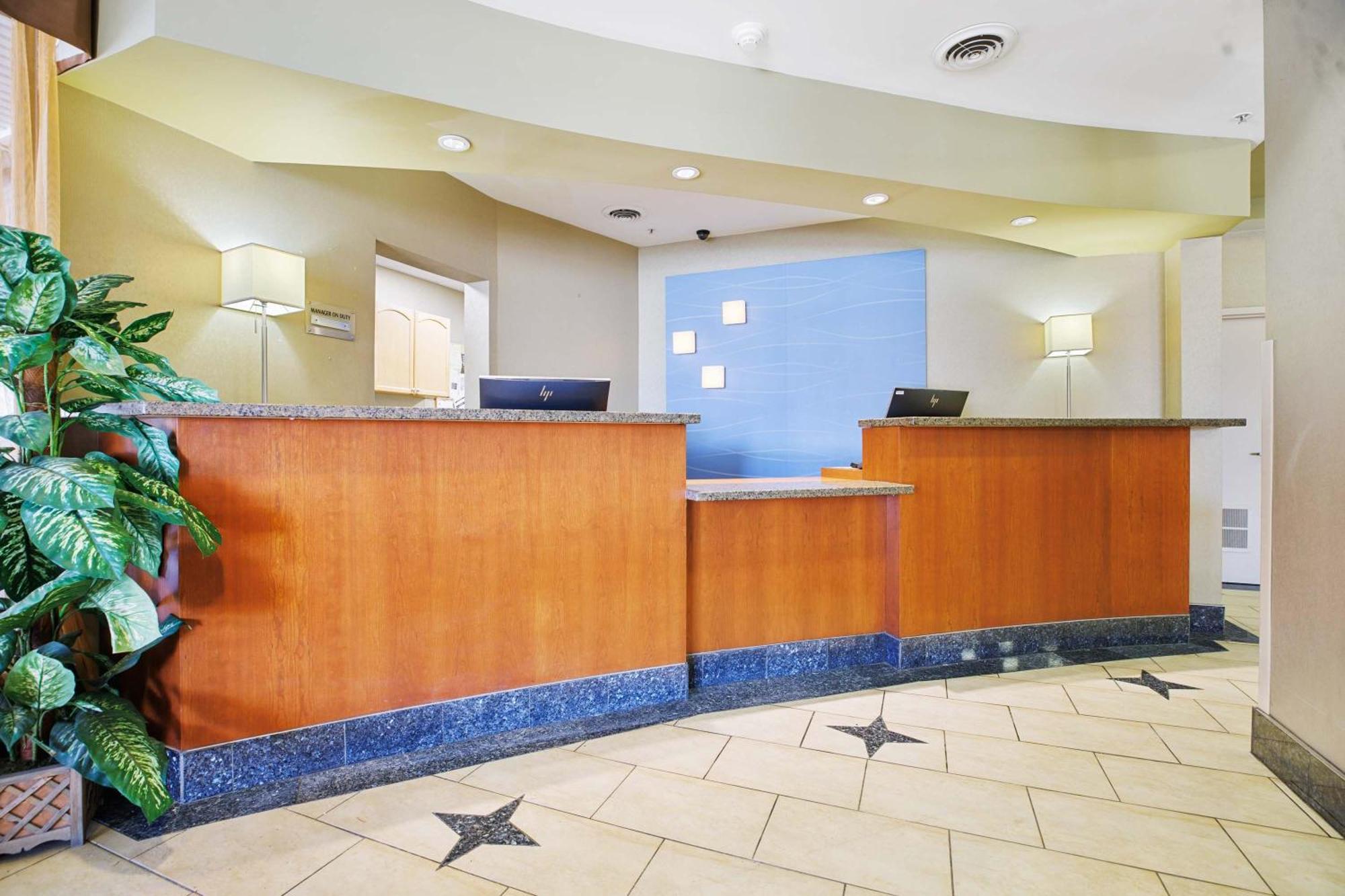 Sandman Hotel & Suites London Downtown Esterno foto