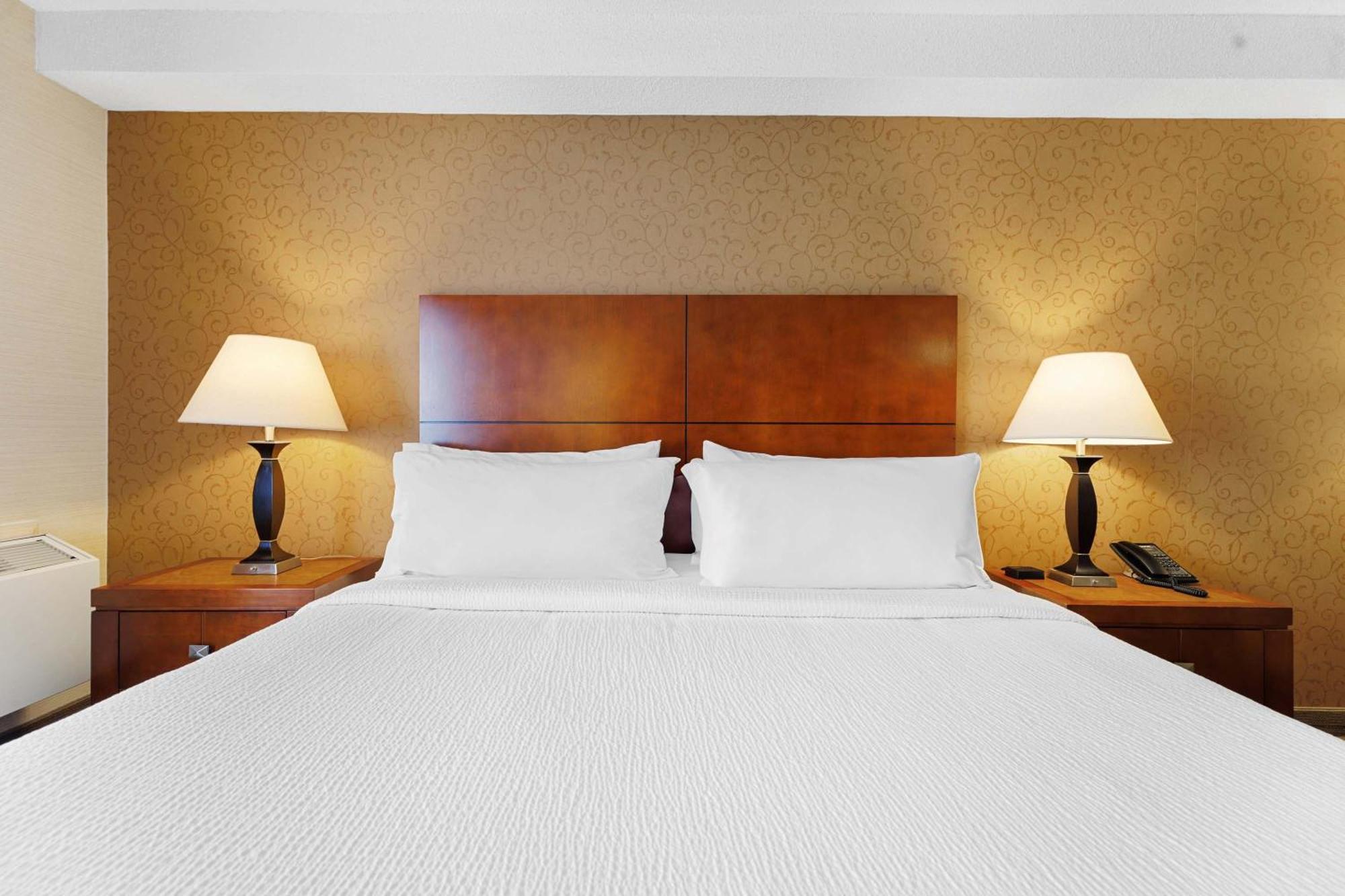 Sandman Hotel & Suites London Downtown Esterno foto