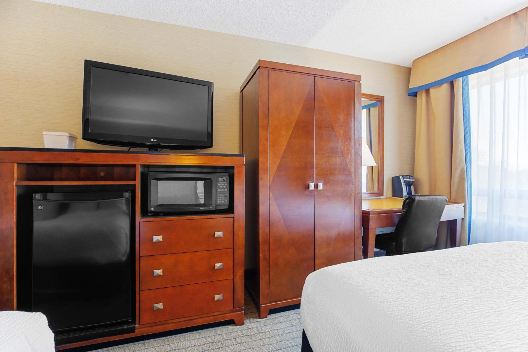 Sandman Hotel & Suites London Downtown Esterno foto