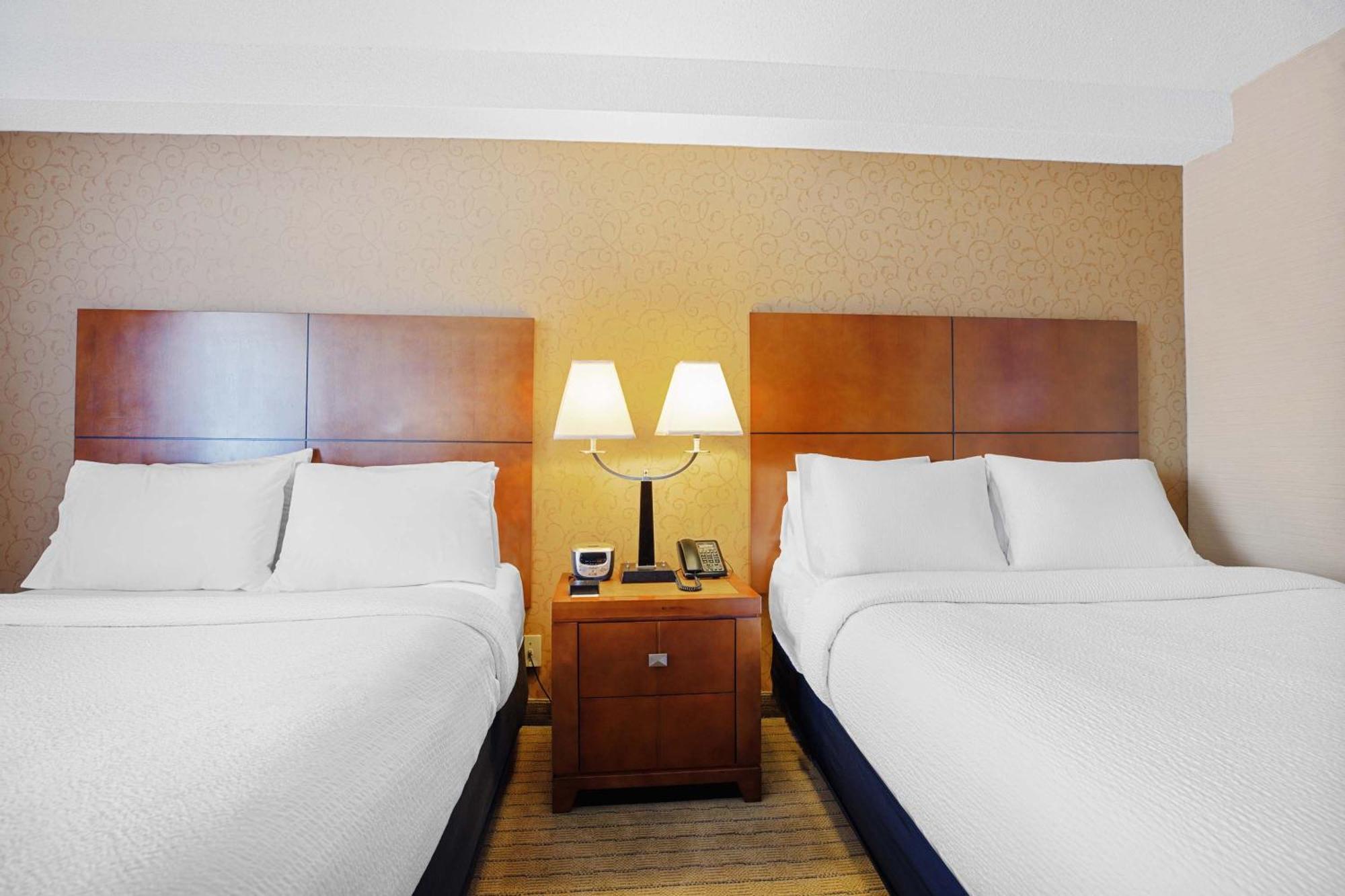 Sandman Hotel & Suites London Downtown Esterno foto