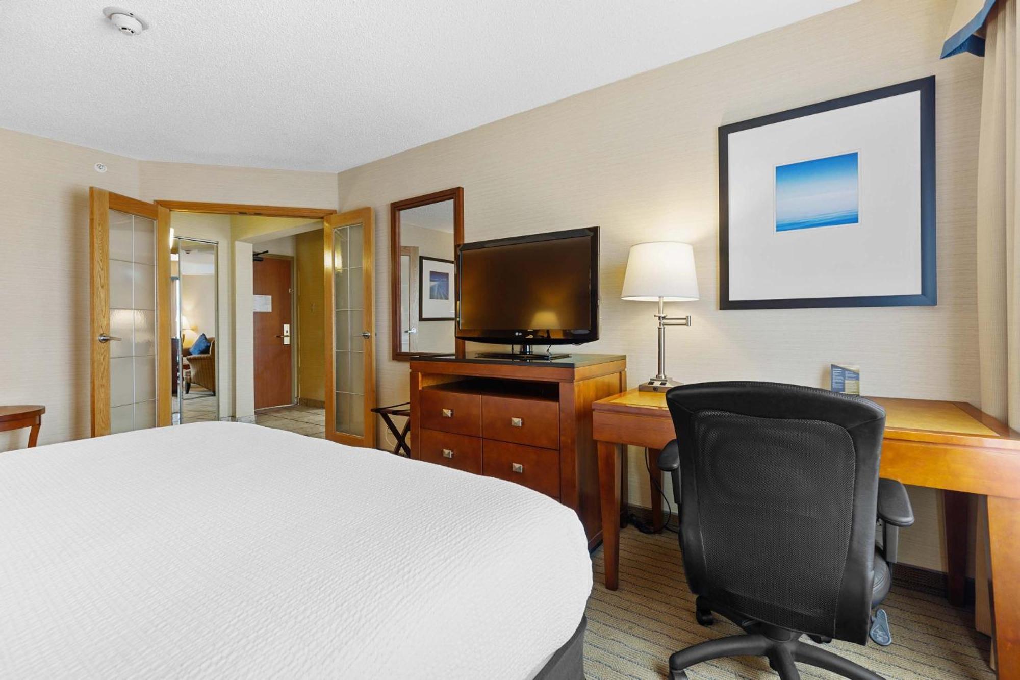 Sandman Hotel & Suites London Downtown Esterno foto