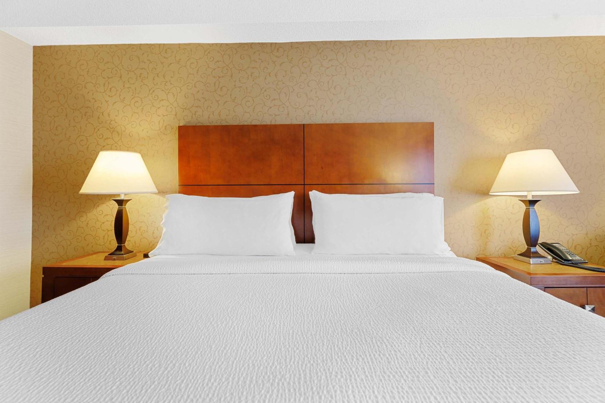 Sandman Hotel & Suites London Downtown Esterno foto