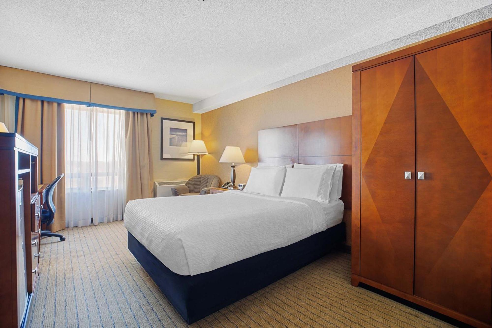 Sandman Hotel & Suites London Downtown Esterno foto