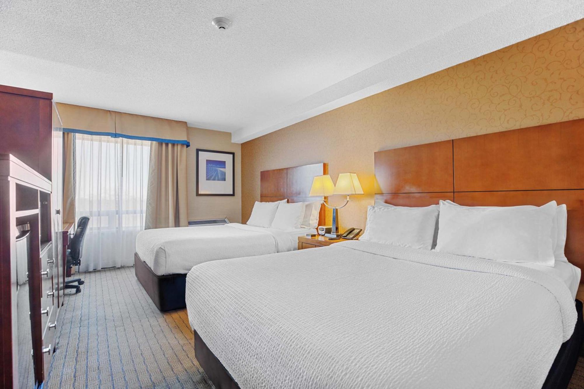 Sandman Hotel & Suites London Downtown Esterno foto