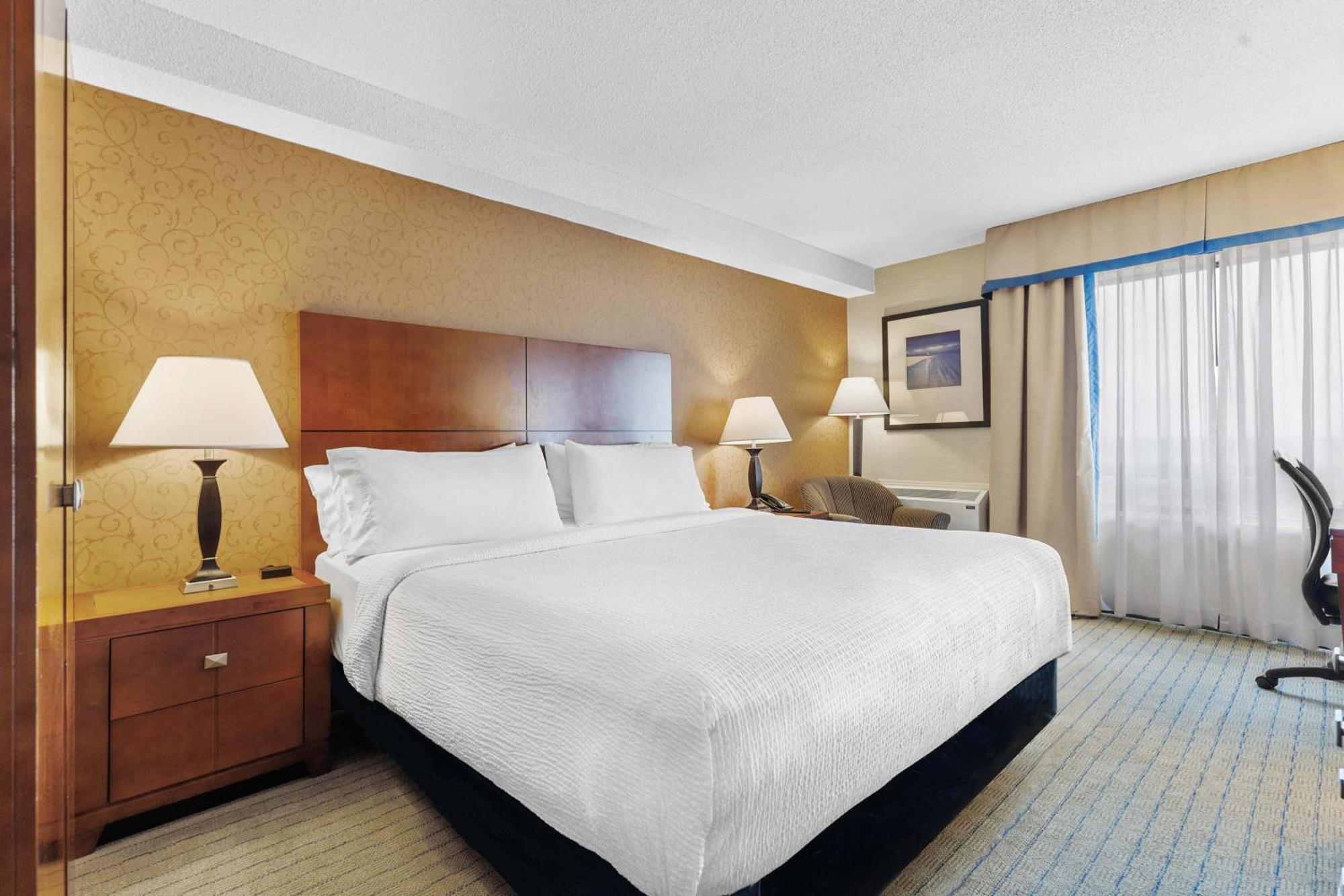 Sandman Hotel & Suites London Downtown Esterno foto