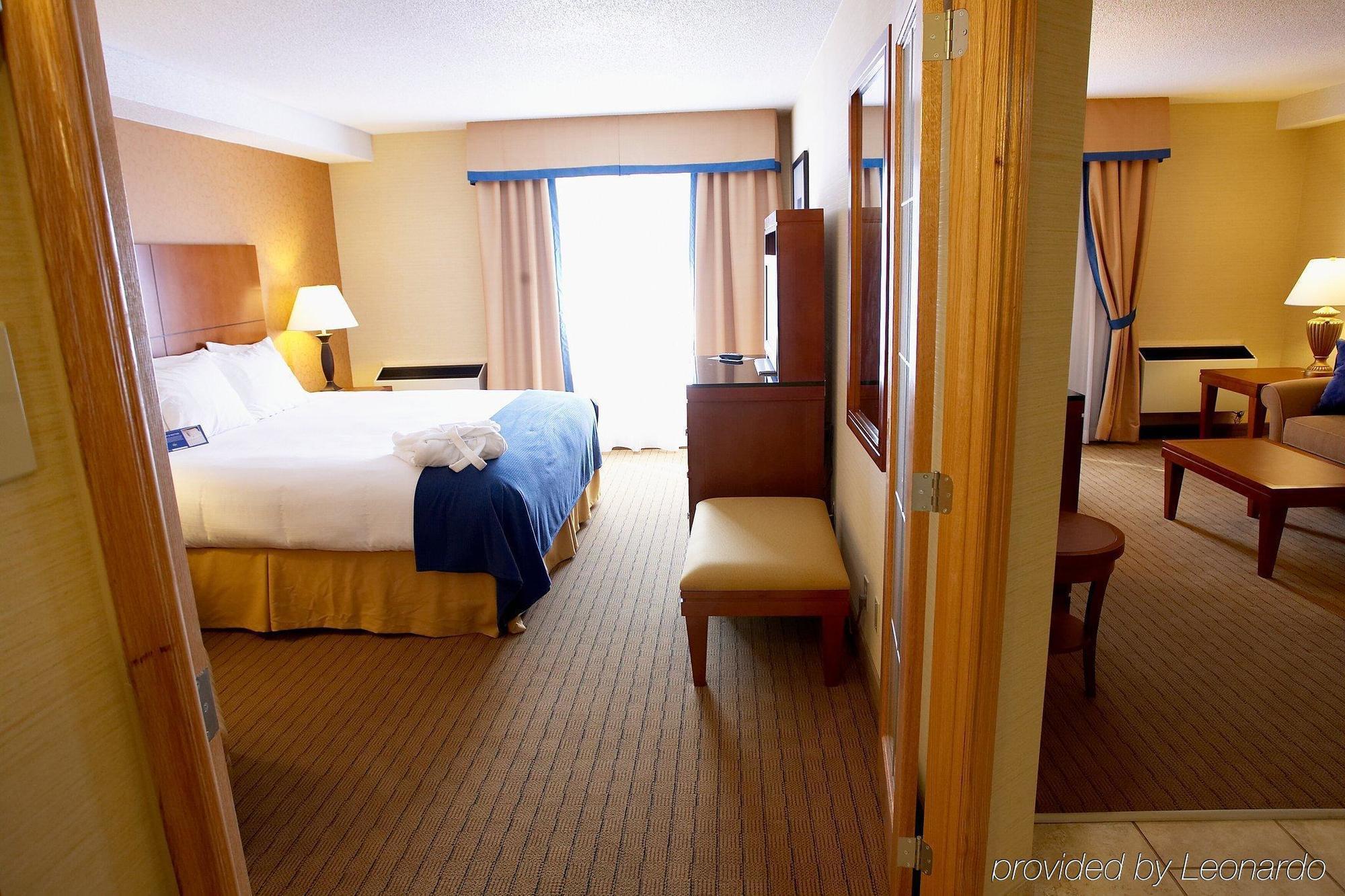 Sandman Hotel & Suites London Downtown Esterno foto